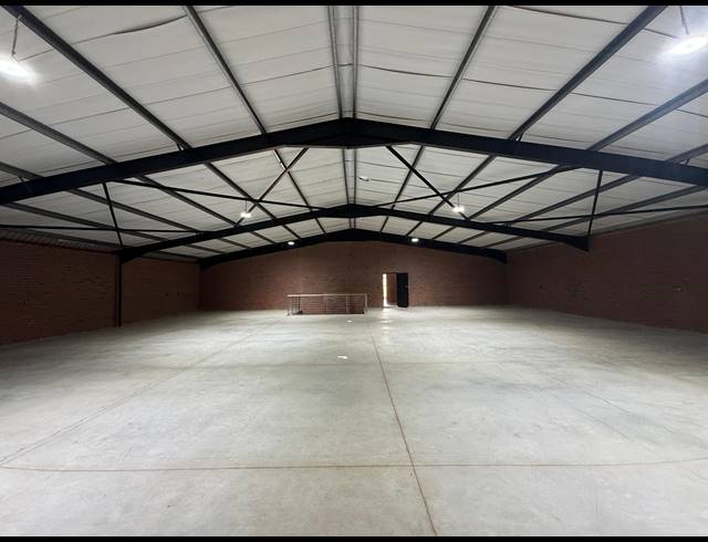 3,800M² WAREHOUSE FOR SALE IN CHLOORKOP